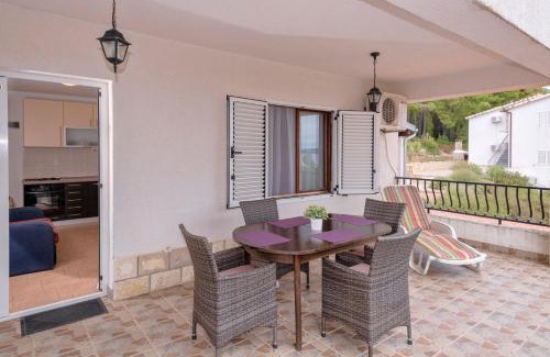 Ivan Dolac Apartamento | Apartments Zora