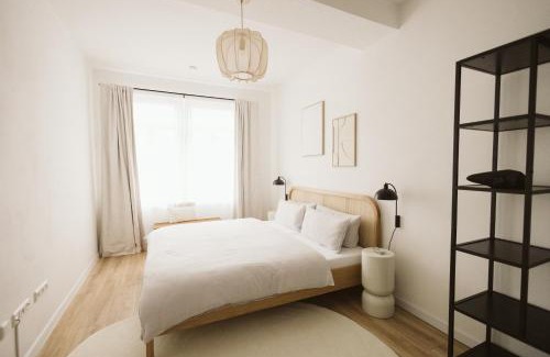 Radeberg Apartamento | ApartNaest Radeberg - vollausgestattete 1 - 4 Zimmer Apartments I 24h flexibler mobiler Check-in via Link I Parkplatz auf Anfrage I Platz für bis zu 60 Personen
