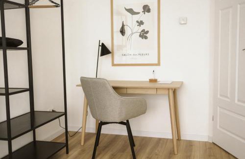 Radeberg Apartamento | ApartNaest Radeberg - vollausgestattete 1 - 4 Zimmer Apartments I 24h flexibler mobiler Check-in via Link I Parkplatz auf Anfrage I Platz für bis zu 60 Personen