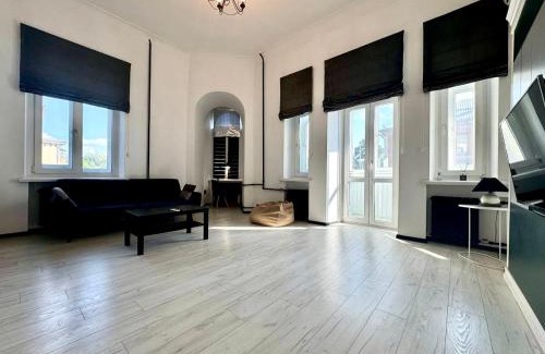 Sukhinovka Apartamento | ApartPoltava Світлі апартаменти з високою стелею Стильний ДИЗАЙН 2023