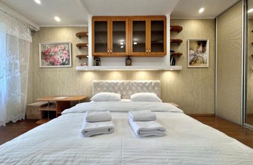 Podil Apartamento | ApartPoltava Стильна квартира біля Білої Альтанки, серце Полтави