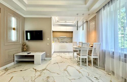 Sukhinovka Apartamento | ApartPoltava NEW PALACE 2023 Вишукані апартаменти на Соборності Центр Готельні чеки