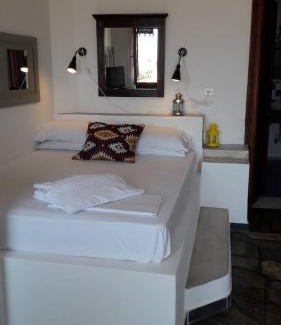 Skopelos Hotel | Aperanto Galazio