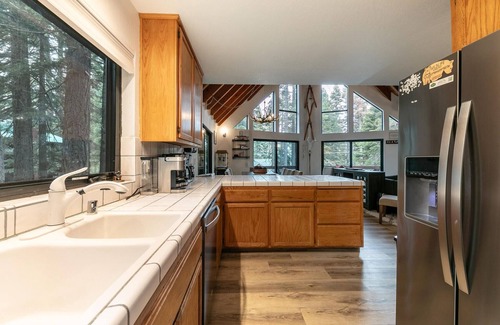 Chamberlands Casa | Apex Abode at Chamberlands - West Shore w/ HOA Amenities by Tahoe Getaways
