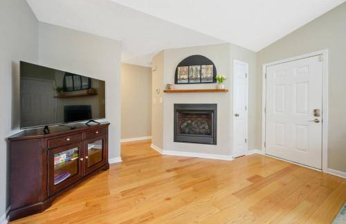 Apex Casa | Apex Comfort - Modern 3BR 2BA Home in Apex, NC