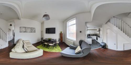 Sunderland Casa | Apex Living NE - Beachville House 4 Beds FREE PARKING