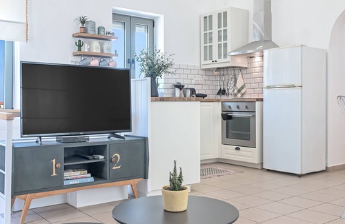 Spilia Casa | APITHANO es la casa donde se puede disfrutar del "SONIDO" de SILENCE.