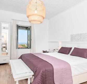 Spilia Casa | Apithano Heated pool on demand
