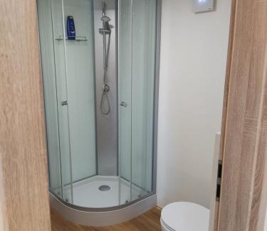 Ljutomer Apartamento | Apiturizem Kr'Bee apartmajski čebelnjak s čebelami