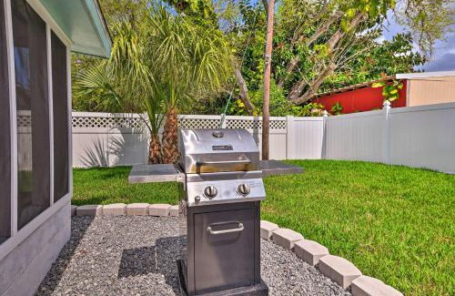 Apollo Beach Casa | Apollo Beach Gem with Pool The Flamingo House