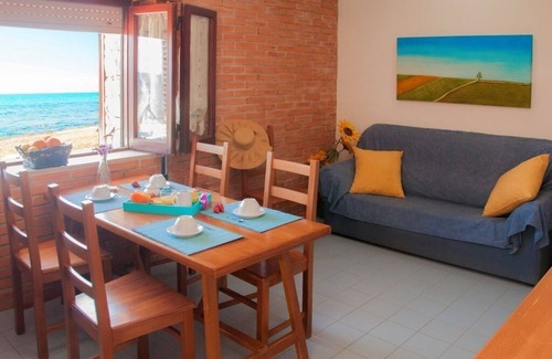 Marinella di Selinunte Apartamento | Apollo's Terraces Beach apartments less than 20 m from the sea!Sirocco
