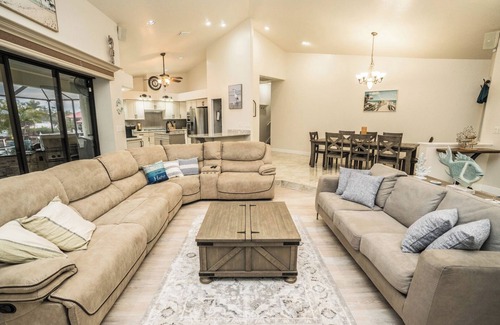 Apollo Beach Casa | Apollo's Anchor: Waterfront Stay w/ Pool & Game Room