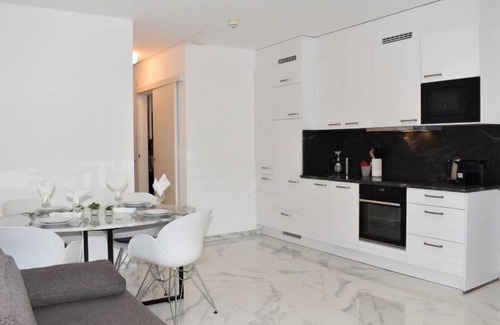 Bissone Apartamento | App. 704 by Interhome