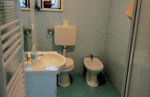 Sturla Apartamento | App. con due camere: 4 posti letti, bagno e cucina attrezzata a 200 m.ospedale G