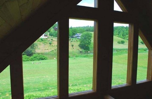 West Jefferson Cabina | RIVERFRONT log cabin, jacuzzi, chimenea de leña, admite mascotas, fogata, futbolín, wifi, terraza, cov. Porche, se admiten perros pequeños.