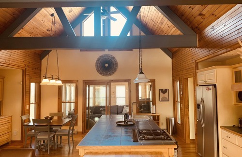 Unicoi Cabina | ✶Appalachian Mt Cabin, Mt Views, 3BR 3BA, Fiber Wifi, Family, Hiking, Waterfalls
