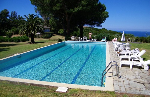 Porticcio Apartamento | Appart 4/5 Pers. 50 m² con 2 dormitorios, piscina, jardín y vista al golfo de Ajaccio