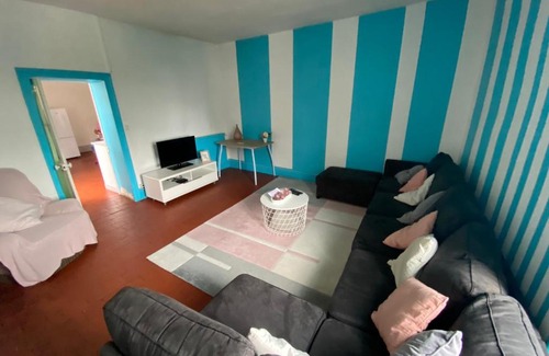 Fourchambault Apartamento | Appart 6/7 pers dans grande maison et cour privative