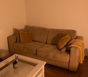 Pamiers Apartamento | Appart Aux deux Colombes avec Balcon et Garage