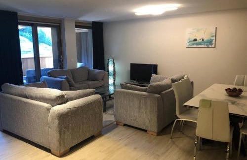 Arc-1600 Apartamento | Appart cosy 3 pièces, ski-in/out, piscine & spa, 8-10 pers. - FR-1-461A-26