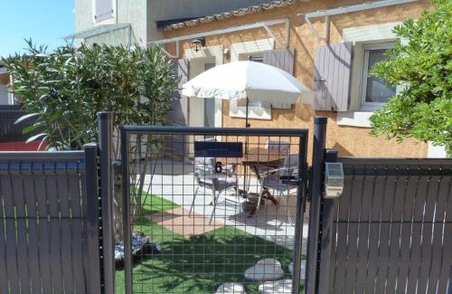 Fontvieille Apartamento | appart cosy avec son exterieur chaleureux,piscine et parking prive