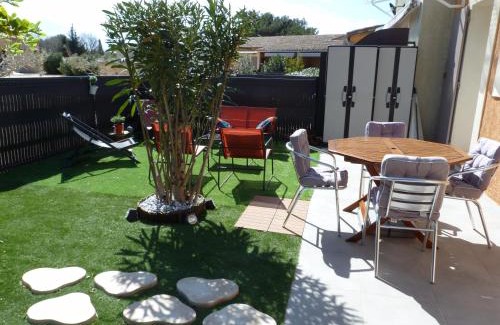 Fontvieille Apartamento | appart cosy avec son exterieur chaleureux,piscine et parking prive