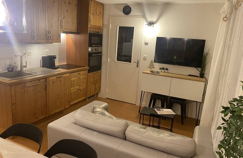 Besse-et-Saint-Anastaise Apartamento | Appartement en centre station résidence le Pavin