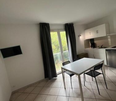 Gemenos Apartamento | Appart Hôtel Residella Residence