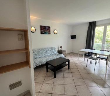 Gemenos Apartamento | Appart Hôtel Residella Residence