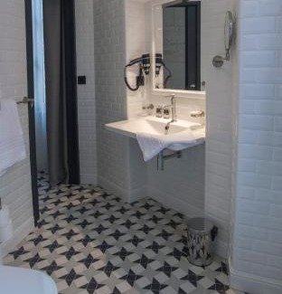 Angouleme Apartamento | Appart'Hôtel - VILLA CÔTÉ PLATEAU - Hyper Centre - 3 Étoiles Certifiées-