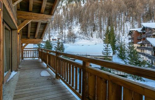 Val-d'Isere Apartamento | Appart luxueux avec cheminée, proche des pistes, WiFi, 10 pers - FR-1-694-90