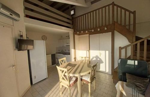 Saint-Cyprien Plage Apartamento | Appart mezzanine avec balcon Piscine