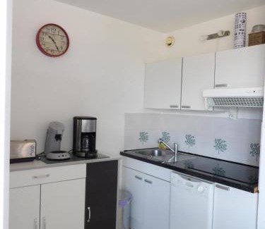 Saint-Cyprien Plage Apartamento | Appart mezzanine avec balcon Piscine