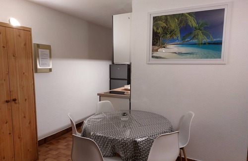 Saint-Cyprien Plage Apartamento | Appart Piscine, Sea view, near Collioure