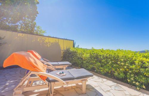 Cavalaire-sur-Mer Apartamento | Appart Rez de jardin vue mer