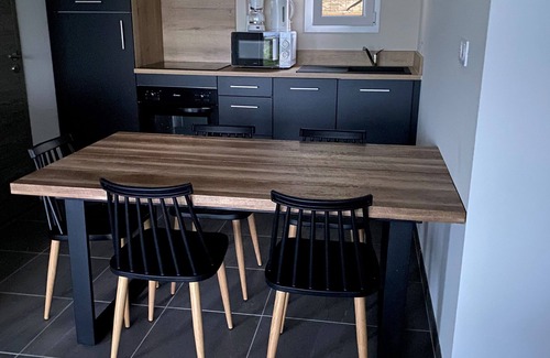 Bastia Apartamento | Appart T3 -01(étage1) en campagne, piscine, confort, (1GL/2Plits)