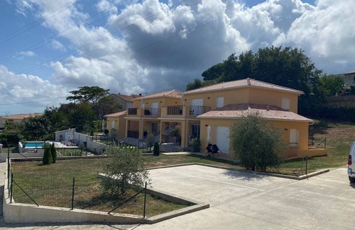 Bastia Apartamento | Appart T3 -01(étage1) en campagne, piscine, confort, (1GL/2Plits)