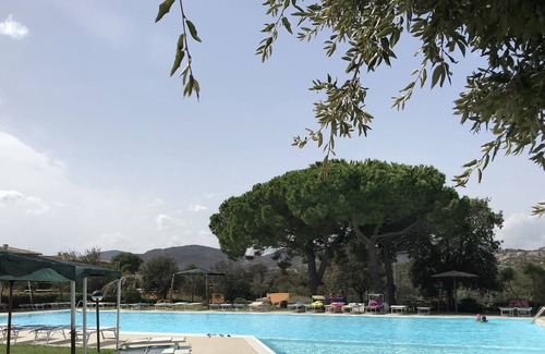 Porto San Paolo Apartamento | Appartamento a Pochi Passi dal Mare con Patio e Giardino Privato