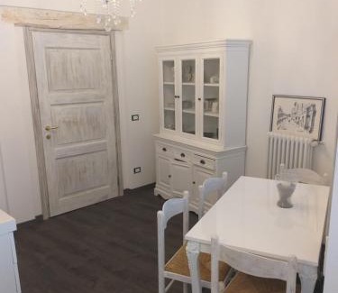 Santa Maria - Rezzonico Apartamento | Appartamenti Il Castellaccio