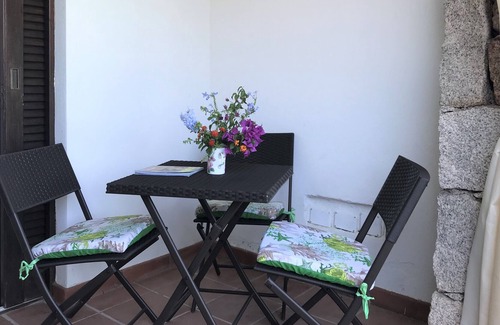 Porto San Paolo Apartamento | Appartamento a Pochi Passi dal Mare con Patio e Giardino Privato