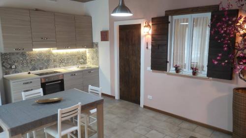 Fanzolo Apartamento | Appartamento Balcone fiorito