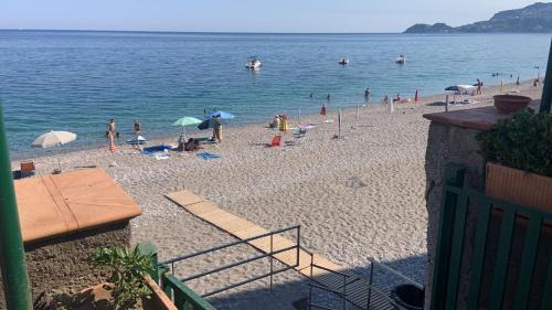 Letojanni Apartamento | APPARTAMENTO BLUE HOLIDAY