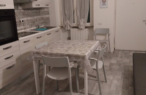 Carugate Apartamento | Appartamento carino per brevi periodi vicino a tutti i servizi essenziali.