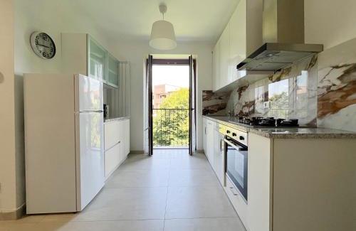 Cadorago Apartamento | Appartamento con balcone affascinante a Cadorago