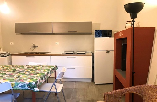 Cannero Riviera Apartamento | Appartamento con piccolo giardino Cannero Riviera