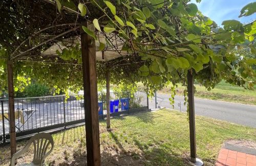 Fornovo di Taro Apartamento | appartamento con vista collina Fornovo di Taro