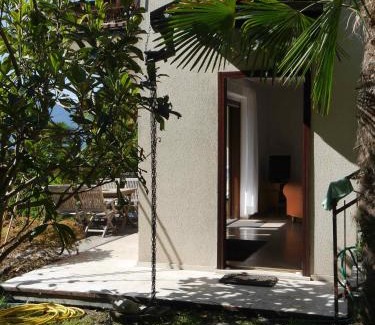 Porto Valtravaglia Apartamento | Appartamento delle Palme