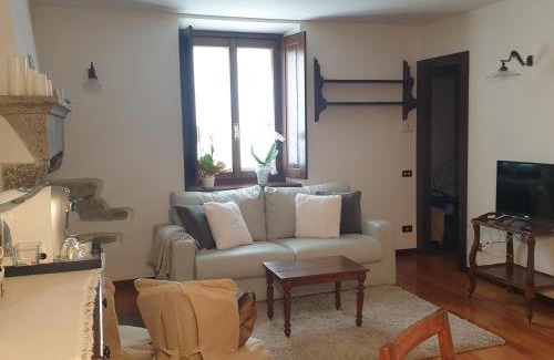 Santa Maria Maggiore Apartamento | Appartamento Dimora in Piazza -Locazione Turistica Santa Maria Maggiore