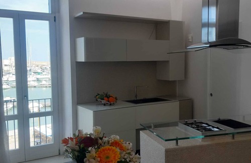 Trani Apartamento | Appartamento Lusso Vista Mare - SUL Porto DI Trani