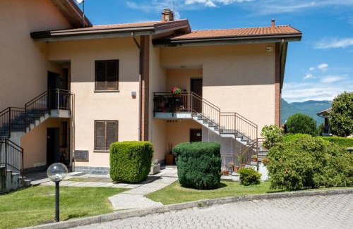 Porto Valtravaglia Apartamento | Appartamento Margherita